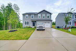Quaint Stafford Apartment w/ Electric Fireplace!