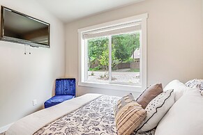 Freeland Retreat - Deck, Fire Pit & Beach Access!