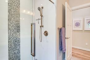 Freeland Retreat - Deck, Fire Pit & Beach Access!