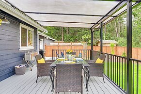 Freeland Retreat - Deck, Fire Pit & Beach Access!
