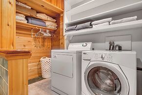 Cozy Home on 10 Acres: 'yellowstone in Vermont'