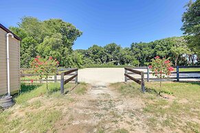 Ocala Tiny Home on 10-acre Farm Near Wec!