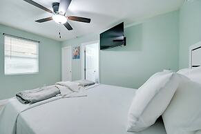 Modern Tampa Apartment ~ 3 Mi to Busch Gardens!