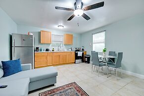 Modern Tampa Apartment ~ 3 Mi to Busch Gardens!