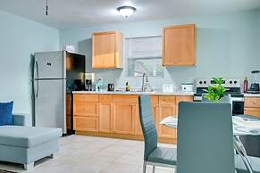 Modern Tampa Apartment ~ 3 Mi to Busch Gardens!