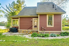 Waterfront Cottage in Summer Village w/ Grill