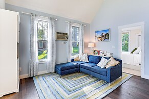 Waterfront Cottage in Summer Village w/ Grill