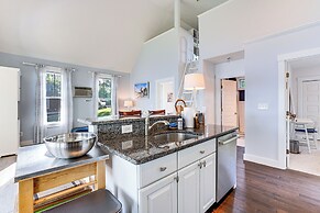 Waterfront Cottage in Summer Village w/ Grill