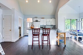 Waterfront Cottage in Summer Village w/ Grill