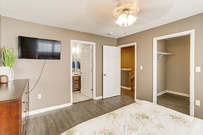 Quaint Pocahontas Townhome, Central Location!