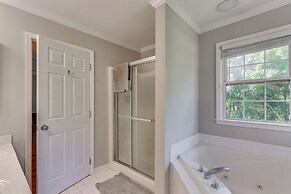 Point of Rocks Vacation Rental w/ Community Pool!