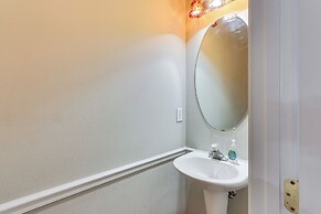 Point of Rocks Vacation Rental w/ Community Pool!