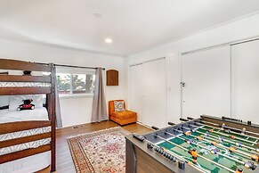 Cozy Mountain Cabin in Big Bear Lake w/ Hot Tub!