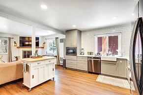 Cozy Mountain Cabin in Big Bear Lake w/ Hot Tub!