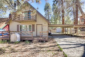 Cozy Mountain Cabin in Big Bear Lake w/ Hot Tub!