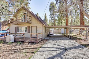 Cozy Mountain Cabin in Big Bear Lake w/ Hot Tub!