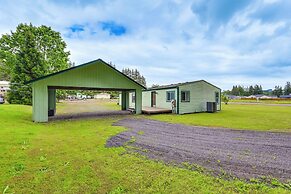 Castle Rock Home Near Cowlitz River, Dogs Welcome!