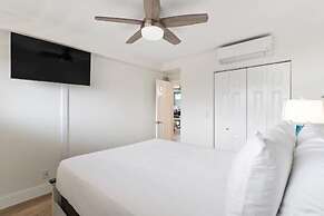 Royal Mauian, #511 2 Bedroom Condo by RedAwning