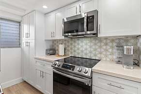 Royal Mauian, #511 2 Bedroom Condo by RedAwning
