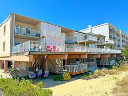 Sea Edge 3 3 Bedroom Townhouse by RedAwning
