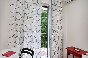 Bright Shelley Apartment by Wonderful Italy