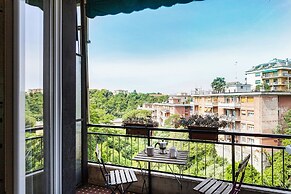 Bright Shelley Apartment by Wonderful Italy