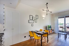 Bright Shelley Apartment by Wonderful Italy