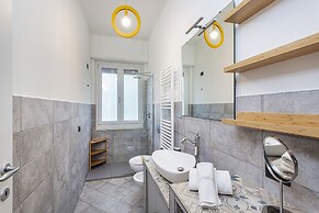 Bright Shelley Apartment by Wonderful Italy