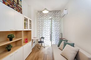 Bright Shelley Apartment by Wonderful Italy