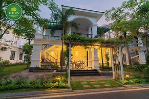 Lotus Hotel - Vuon vua