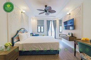 Lotus Hotel - Vuon vua