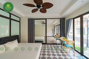 Lotus Hotel - Vuon vua