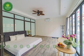 Lotus Hotel - Vuon vua