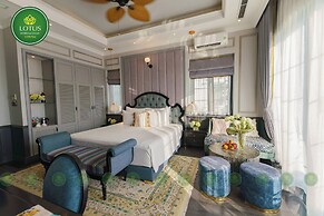 Lotus Hotel - Vuon vua