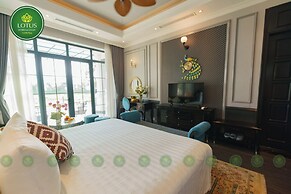 Lotus Hotel - Vuon vua