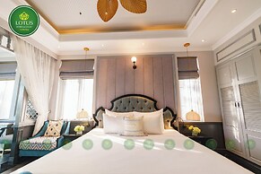 Lotus Hotel - Vuon vua