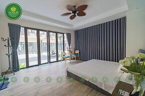 Lotus Hotel - Vuon vua
