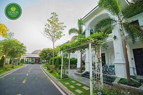 Lotus Hotel - Vuon vua