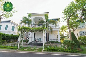 Lotus Hotel - Vuon vua