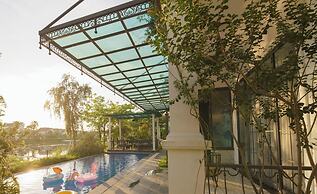 Lotus Hotel - Vuon vua