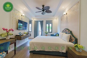 Lotus Hotel - Vuon vua