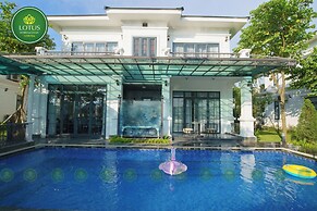 Lotus Hotel - Vuon vua