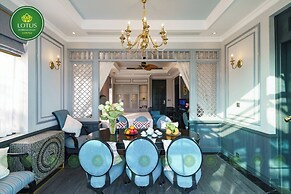Lotus Hotel - Vuon vua