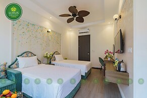 Lotus Hotel - Vuon vua