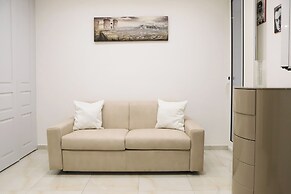 Cozy Apartment in Piazza Cavour