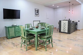 Modern Apartment at Piazza del Gesu'