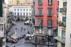 Modern Apartment at Piazza del Gesu'