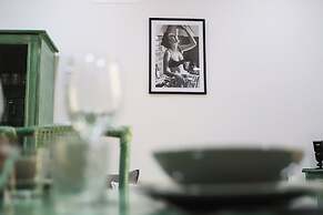 Modern Apartment at Piazza del Gesu'