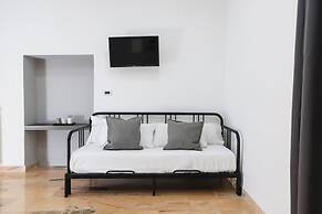 Modern Apartment at Piazza del Gesu'