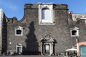 Modern Apartment at Piazza del Gesu'